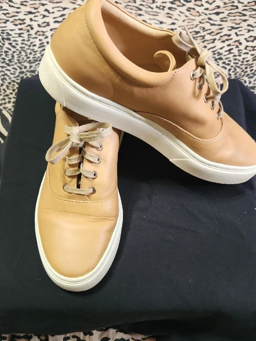 Nisolo Men's Tan Leather Boat-Style Sneakers
